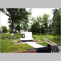 905-1370 Ostpreussenreise 2004. An dieser Stelle stand das Denkmal des Tempelhueters.jpg